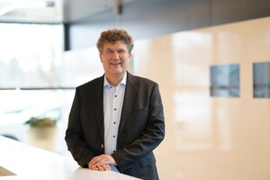 Das Foto zeigt Felix Schmid, Geschäftsführer der MATTHÄUS SCHMID Gruppe